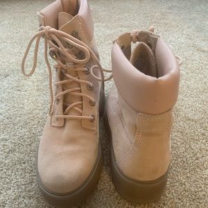 Light pink timberland boots 8.5